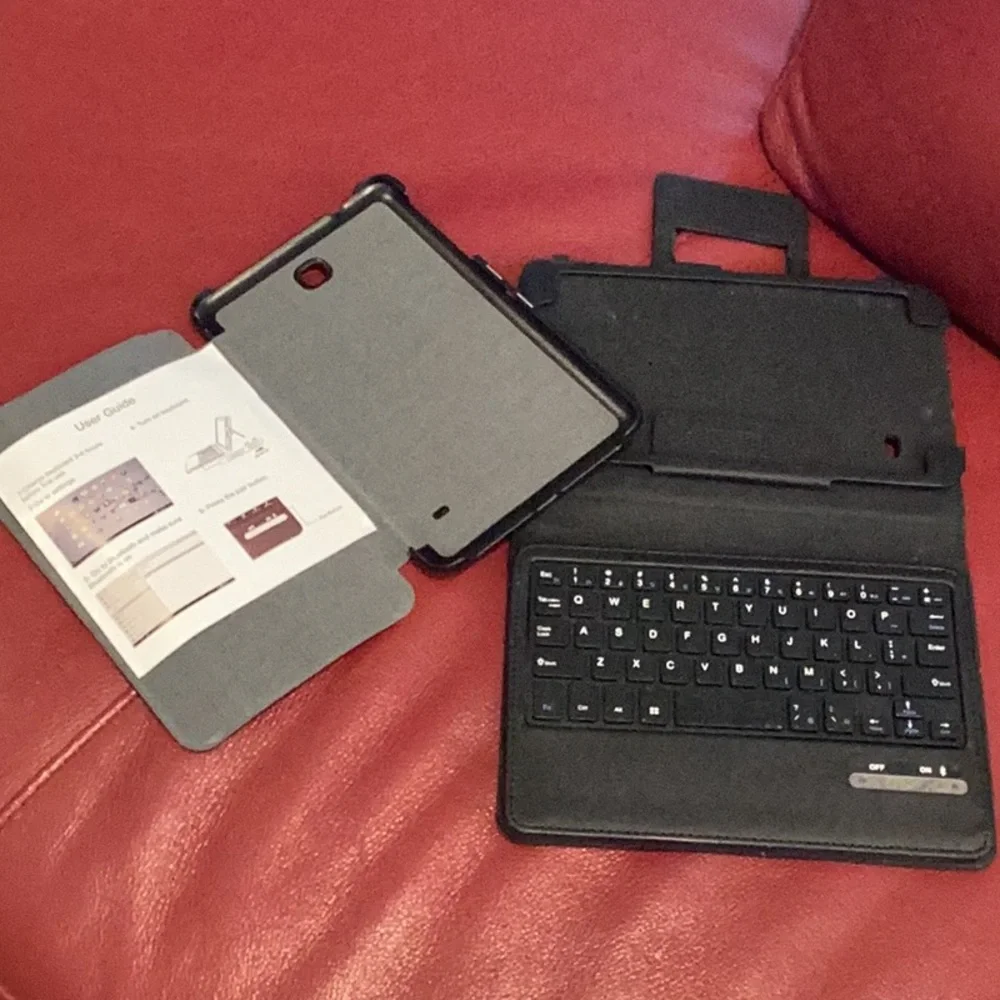 Black Tablet Keyboard and Protective Case